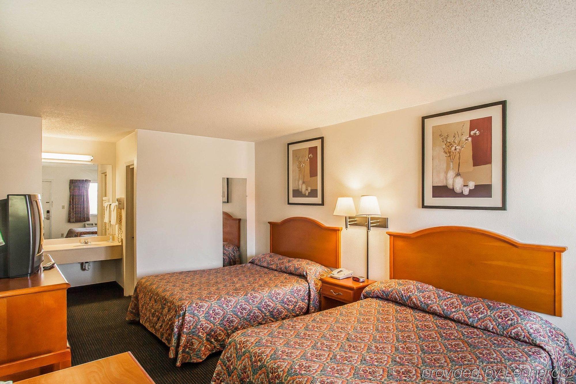 Rodeway Inn エフィングハム エクステリア 写真
