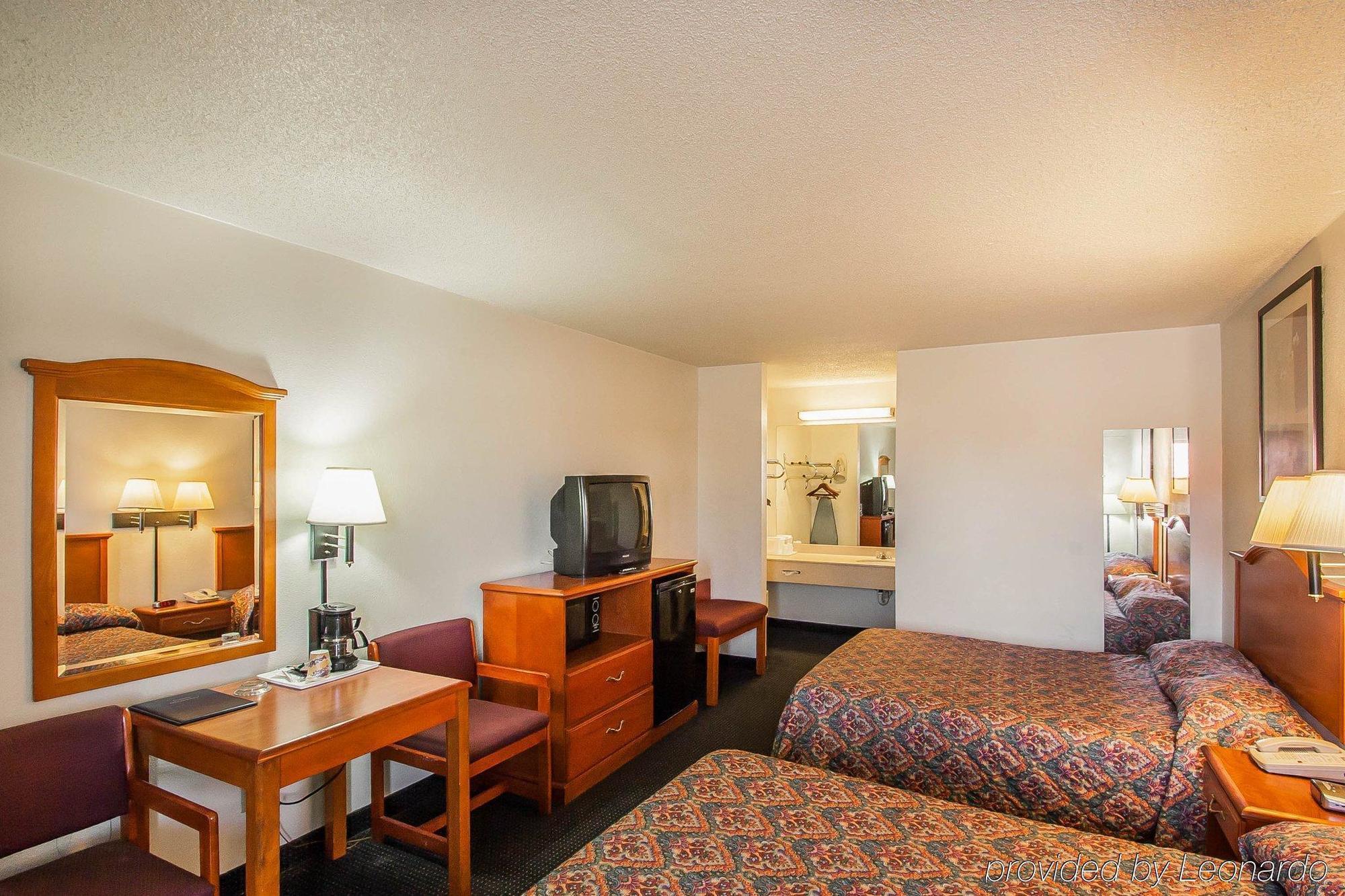 Rodeway Inn エフィングハム エクステリア 写真