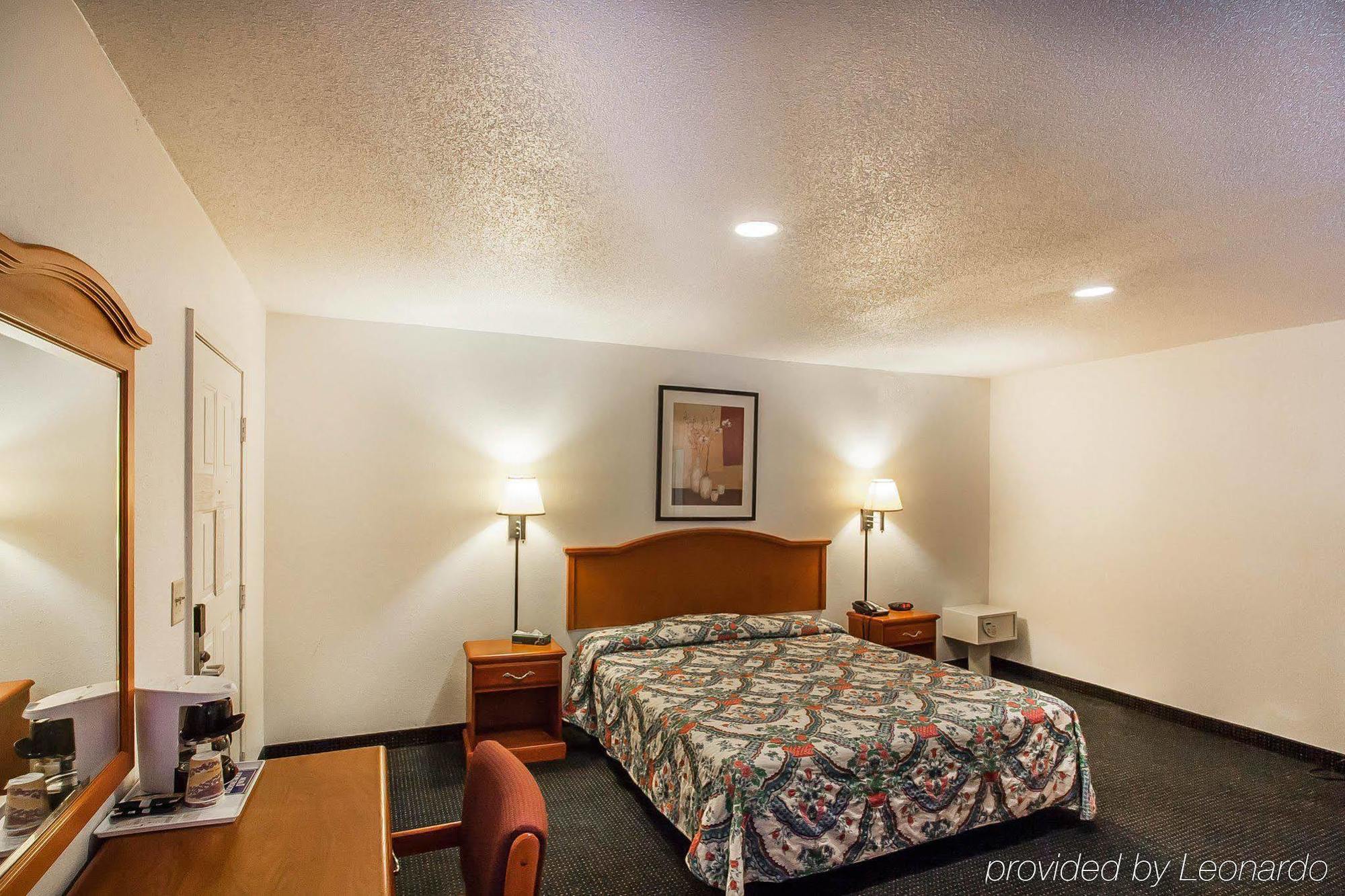 Rodeway Inn エフィングハム エクステリア 写真
